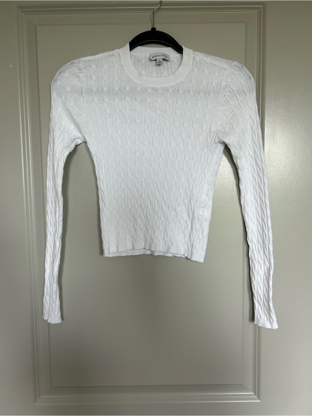 Gianni Bini White Lightweight Cable Knit Crewneck Sweater